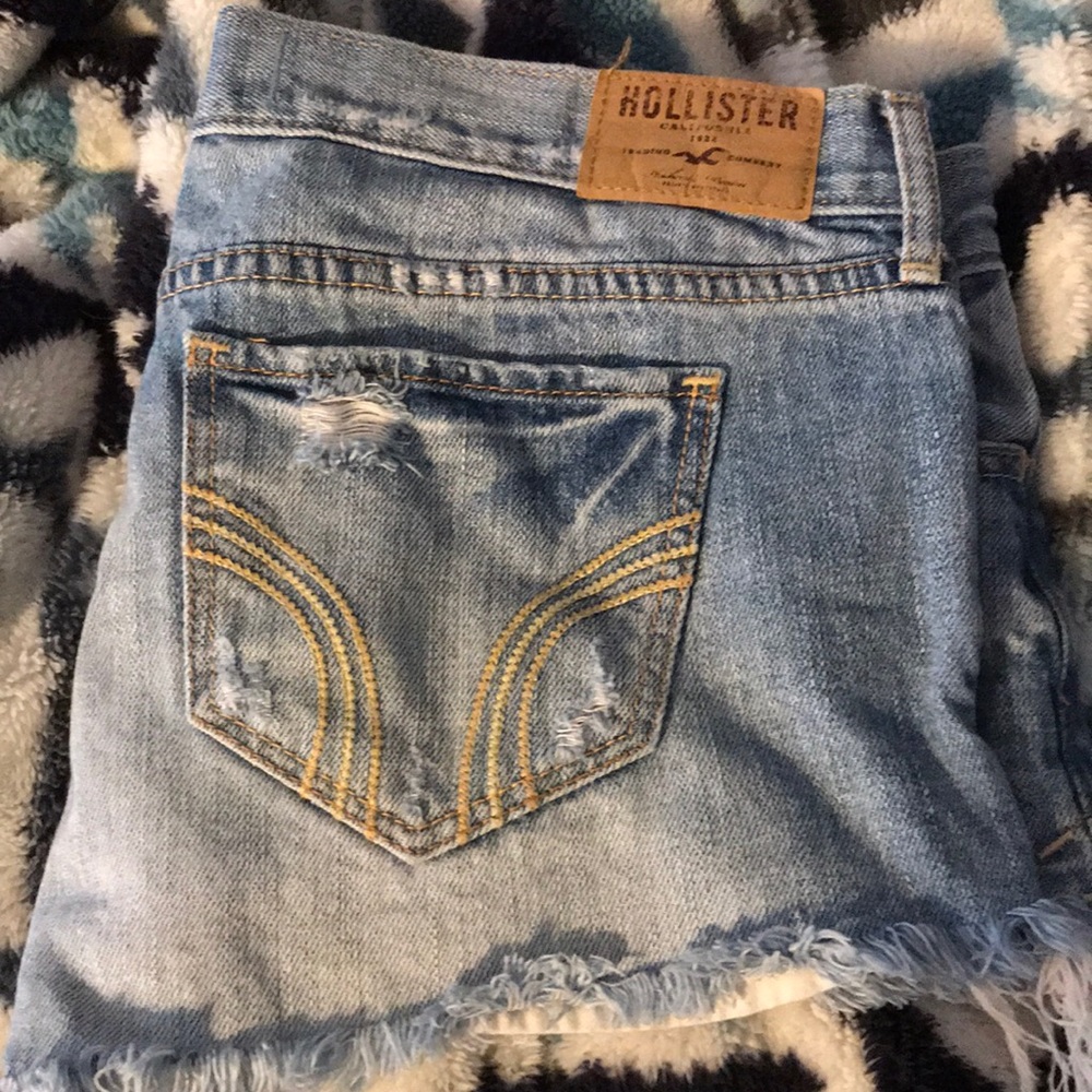 Hollister jean shorts!